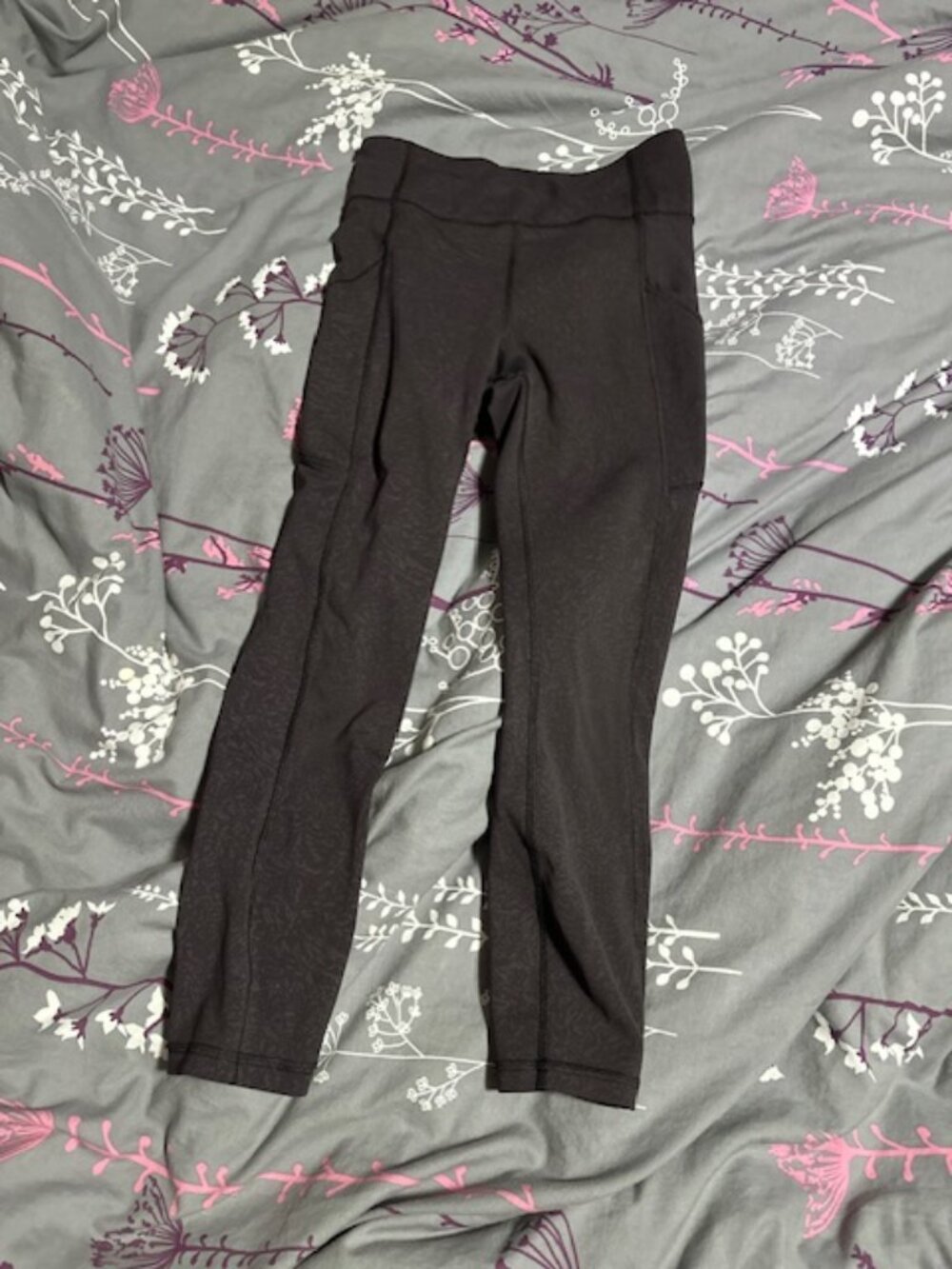 Lululemon size 4 wunder train tights